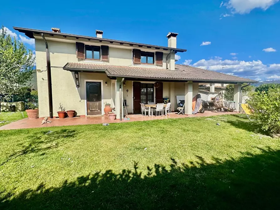 Immagine 2 di Casa indipendente in vendita  a Carrara