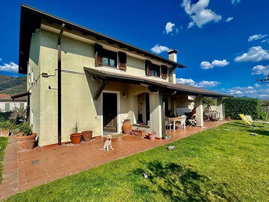 Immagine 11 di Casa indipendente in vendita  a Carrara