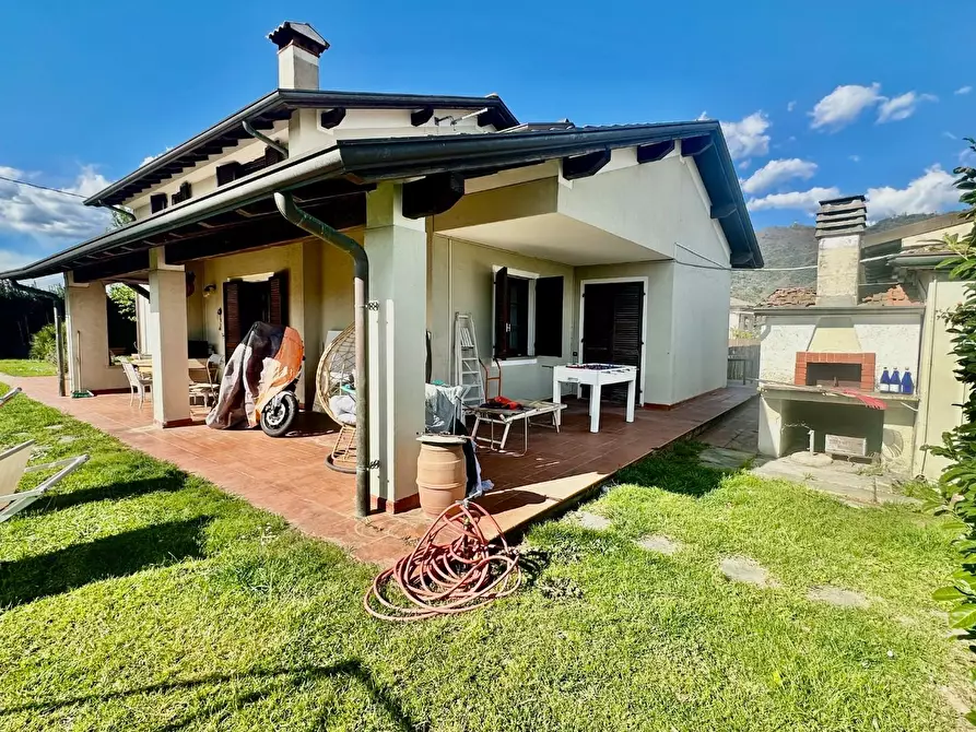 Immagine 4 di Casa indipendente in vendita  a Carrara