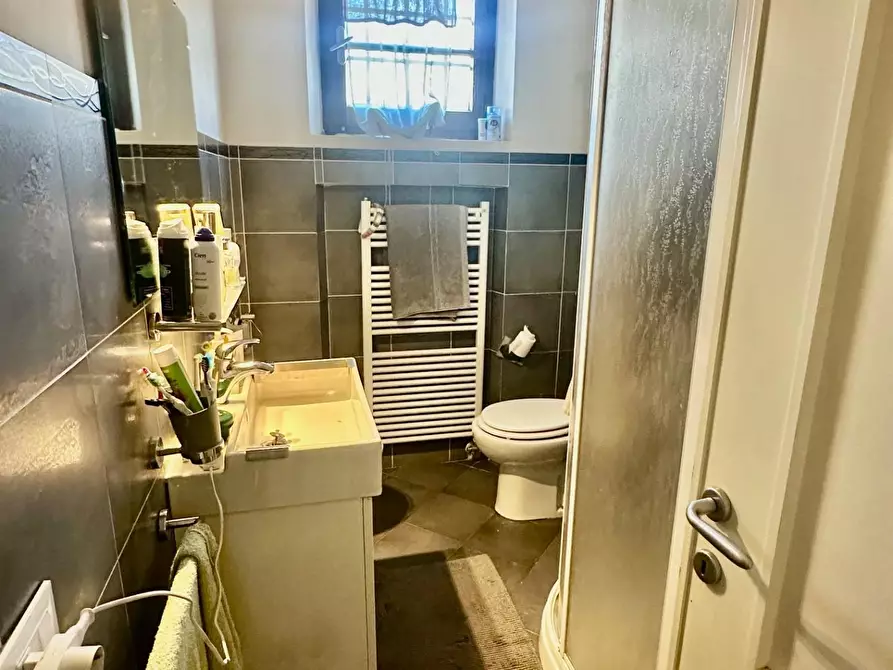 Immagine 21 di Casa indipendente in vendita  a Carrara