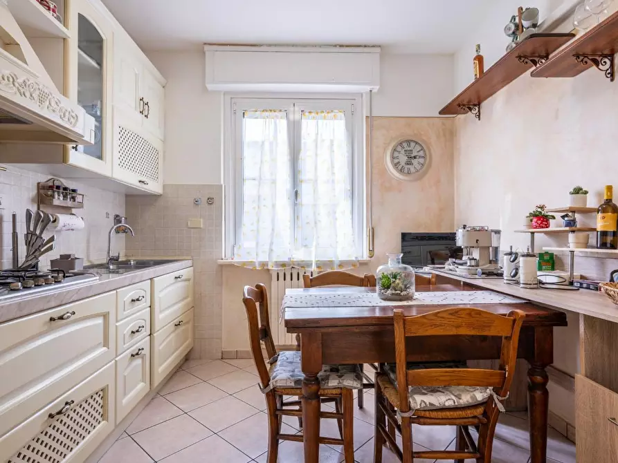 Immagine 12 di Appartamento in vendita  a Pontedera