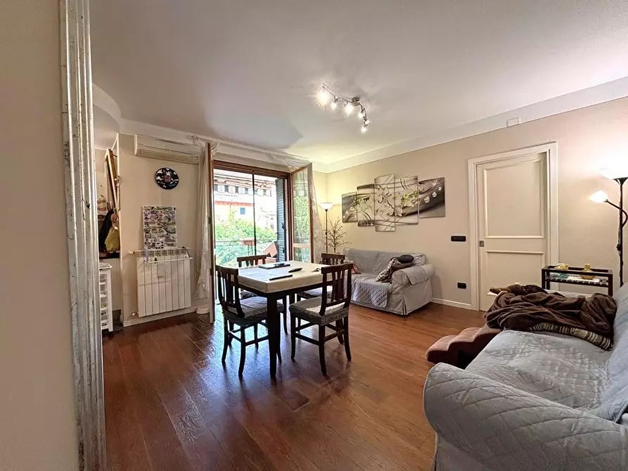 Immagine 1 di Appartamento in vendita  a Lucca