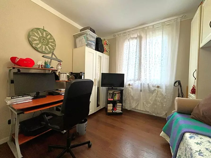 Immagine 16 di Appartamento in vendita  a Lucca