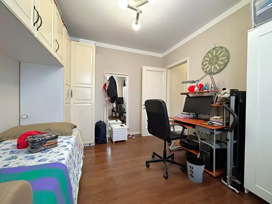 Immagine 18 di Appartamento in vendita  a Lucca