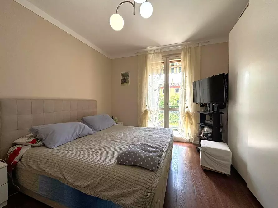 Immagine 11 di Appartamento in vendita  a Lucca