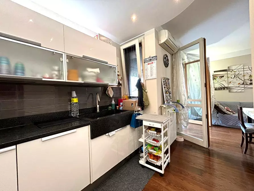 Immagine 8 di Appartamento in vendita  a Lucca