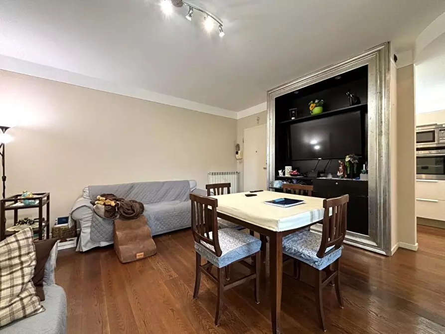 Immagine 2 di Appartamento in vendita  a Lucca