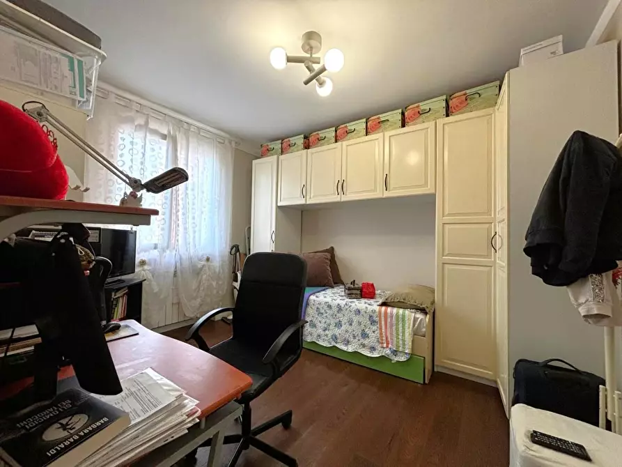 Immagine 15 di Appartamento in vendita  a Lucca