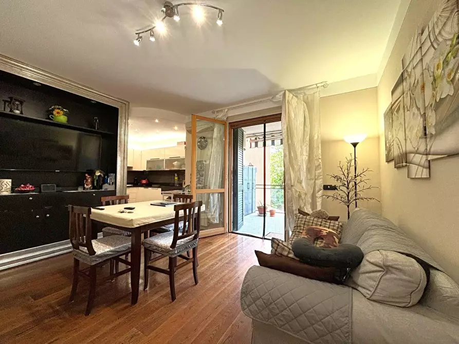 Immagine 4 di Appartamento in vendita  a Lucca