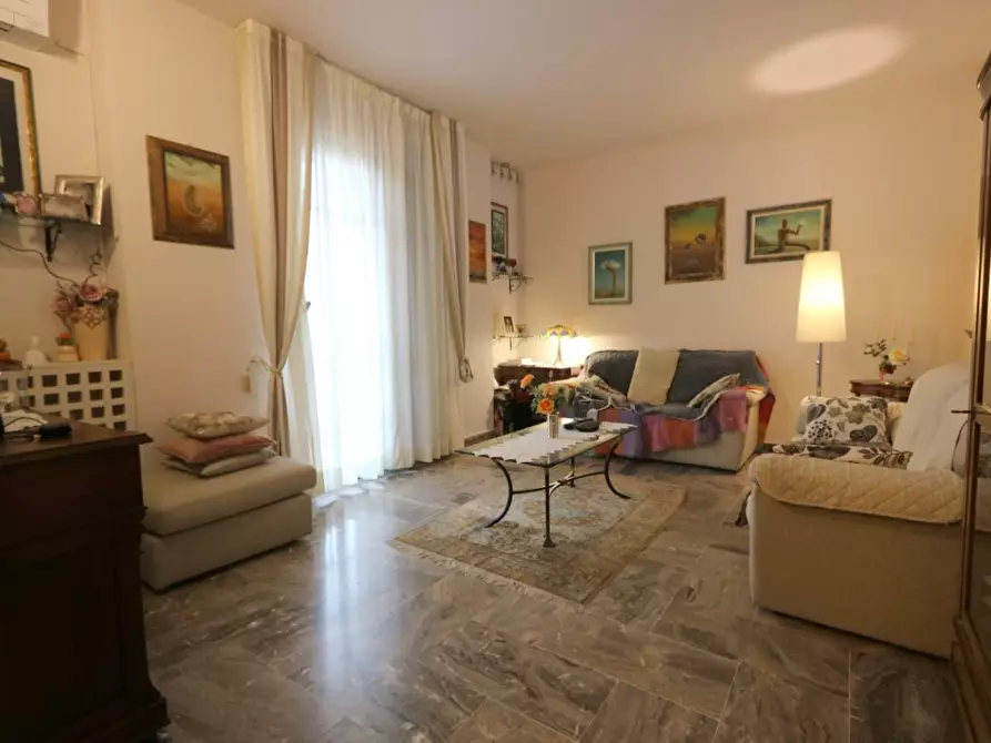 Immagine 2 di Casa bifamiliare in vendita  a Cascina