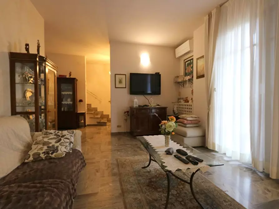 Immagine 3 di Casa bifamiliare in vendita  a Cascina