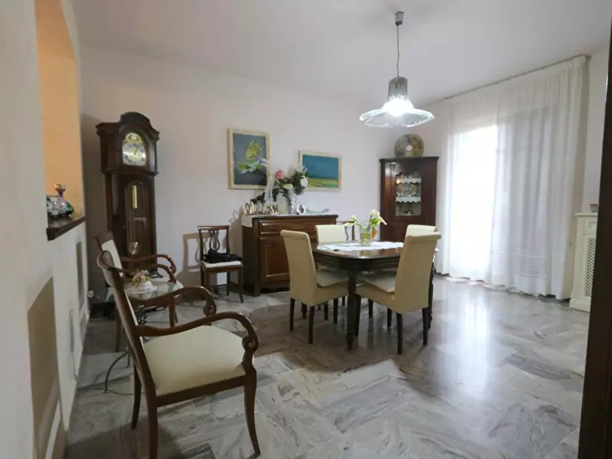 Immagine 5 di Casa bifamiliare in vendita  a Cascina