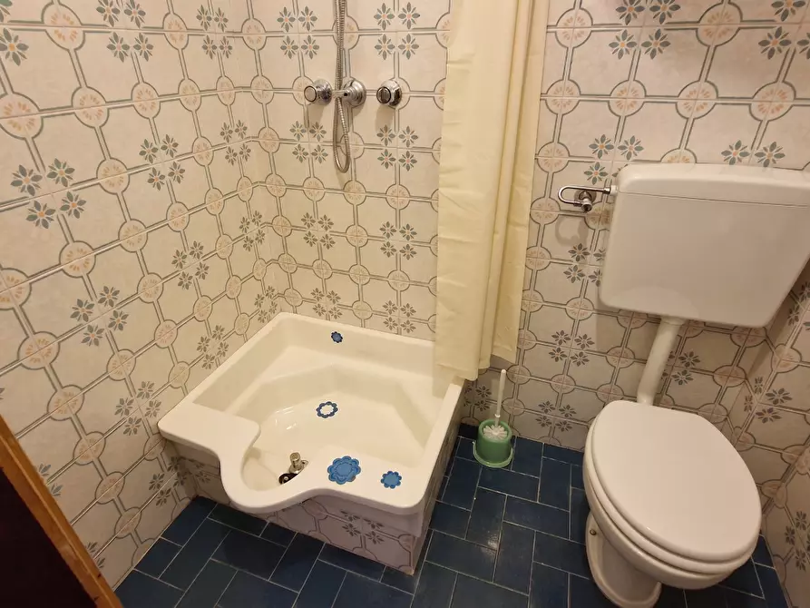 Immagine 10 di Appartamento in vendita  a Ventasso