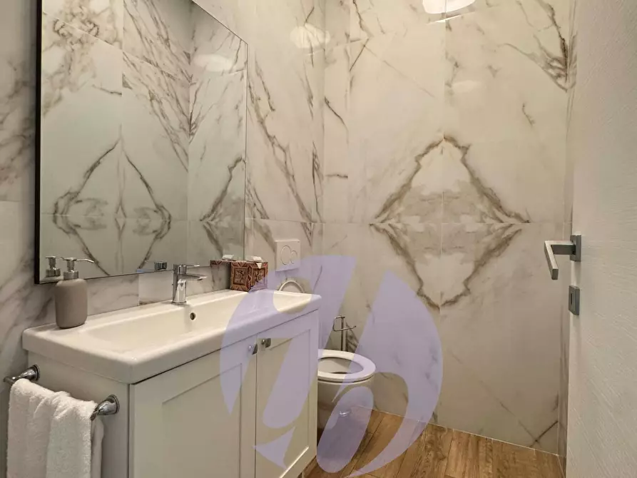 Immagine 21 di Villa in vendita  a Pietrasanta