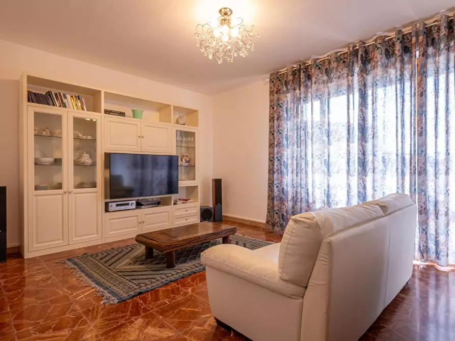 Immagine 15 di Appartamento in vendita  a Cascina