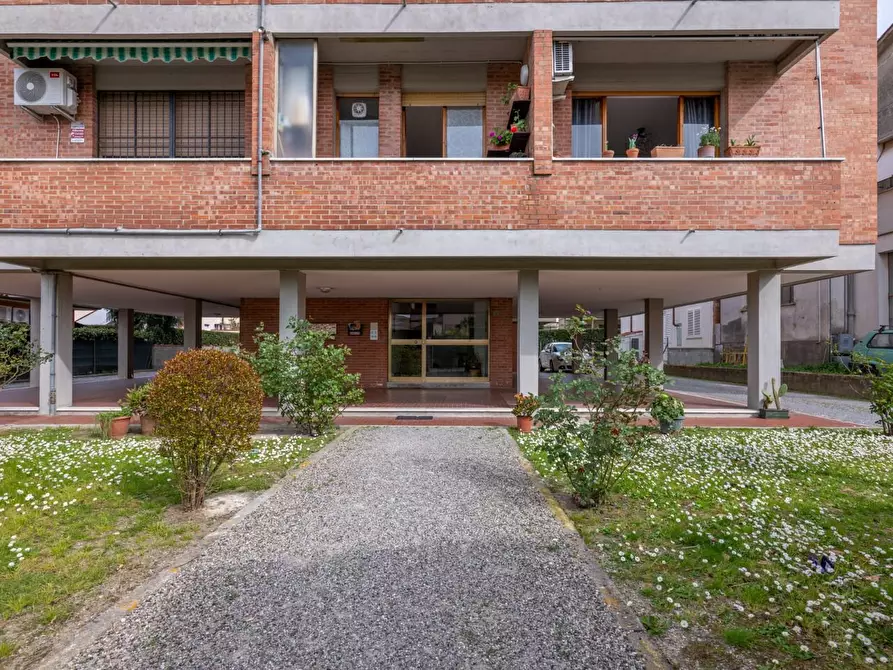 Immagine 40 di Appartamento in vendita  a Cascina