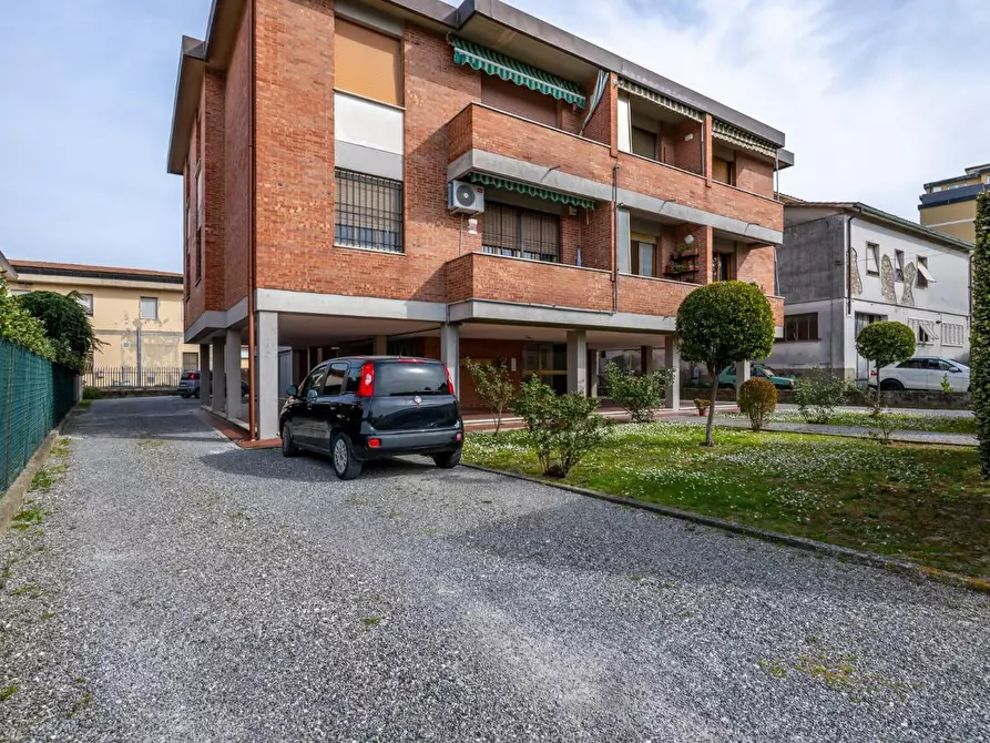 Immagine 42 di Appartamento in vendita  a Cascina