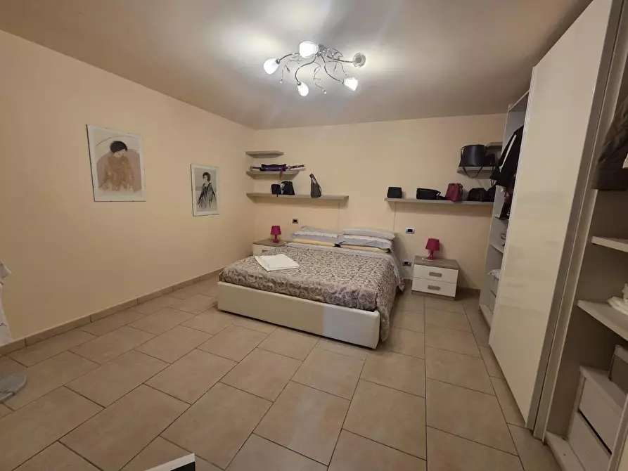 Immagine 39 di Villa in vendita  a Capannori