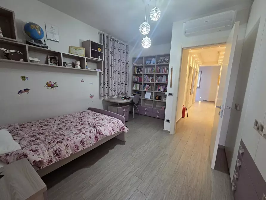 Immagine 4 di Villa in vendita  a Capannori