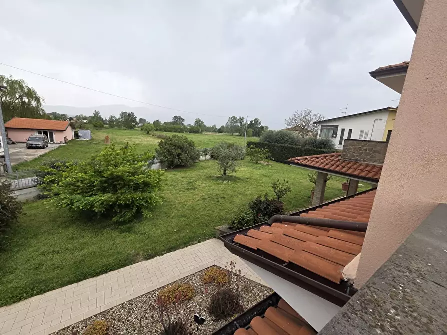 Immagine 44 di Villa in vendita  a Capannori