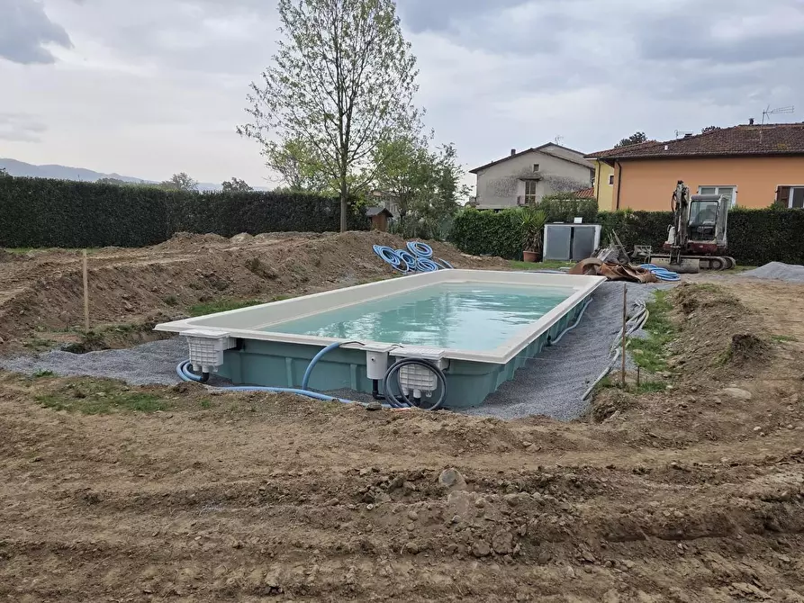 Immagine 55 di Villa in vendita  a Capannori
