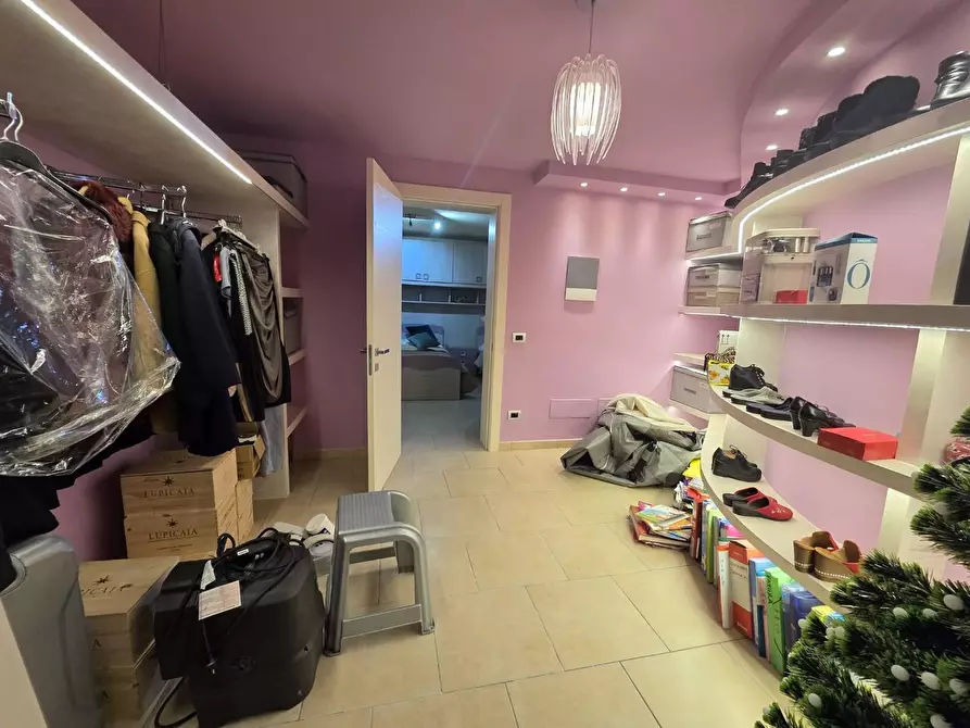 Immagine 34 di Villa in vendita  a Capannori