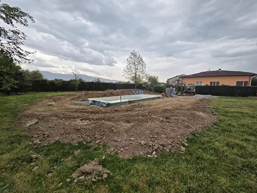 Immagine 54 di Villa in vendita  a Capannori