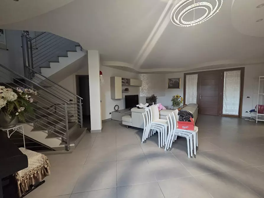 Immagine 52 di Villa in vendita  a Capannori