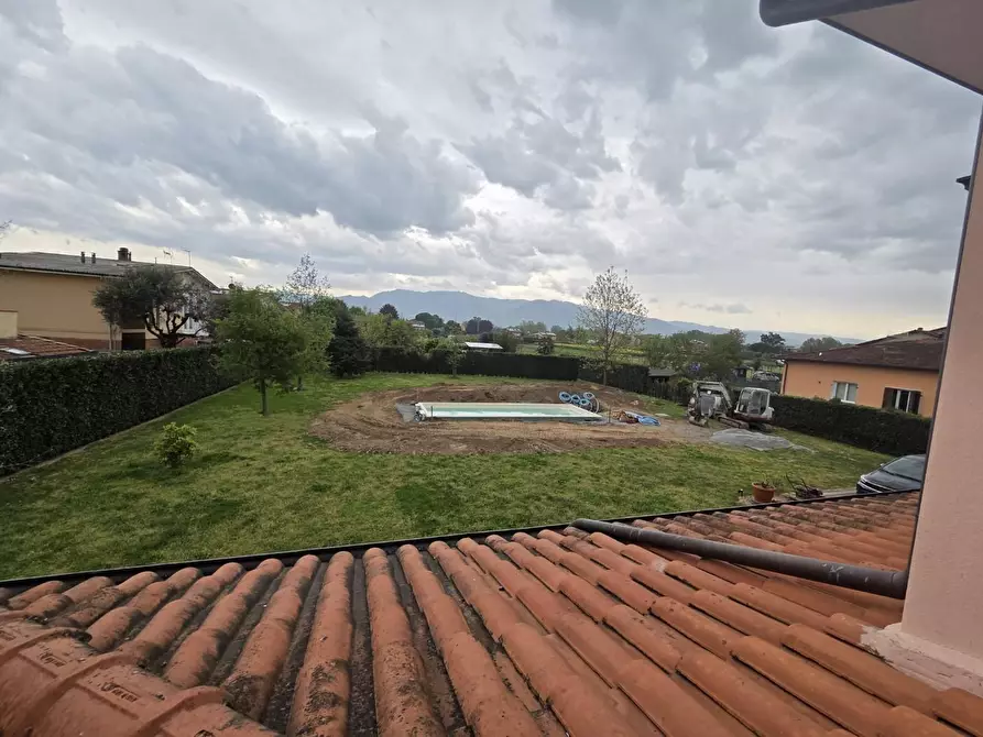 Immagine 45 di Villa in vendita  a Capannori