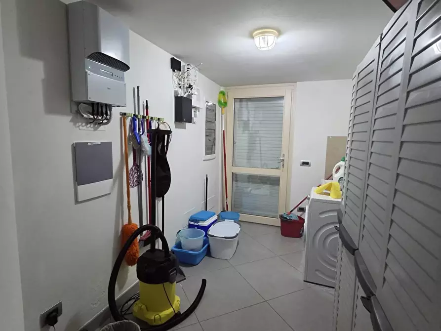 Immagine 8 di Villa in vendita  a Capannori