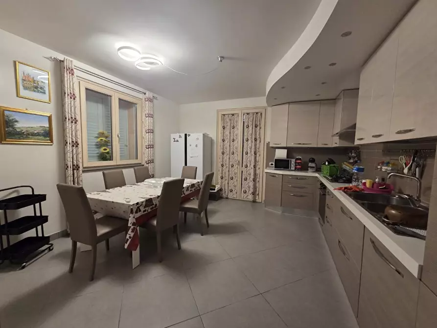 Immagine 37 di Villa in vendita  a Capannori