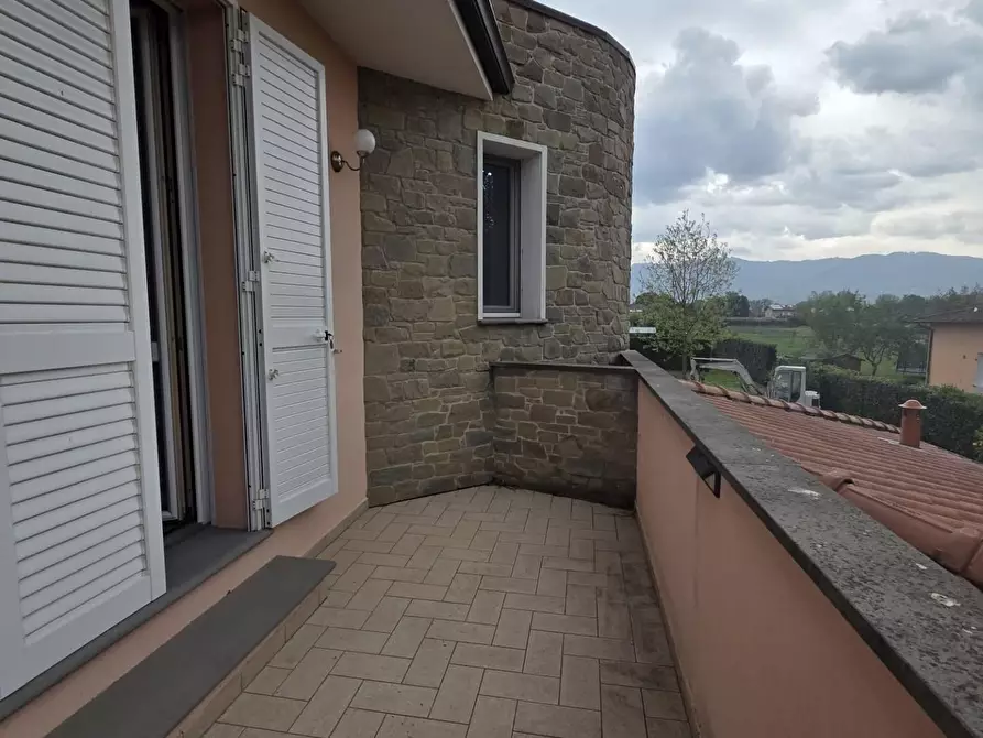 Immagine 20 di Villa in vendita  a Capannori