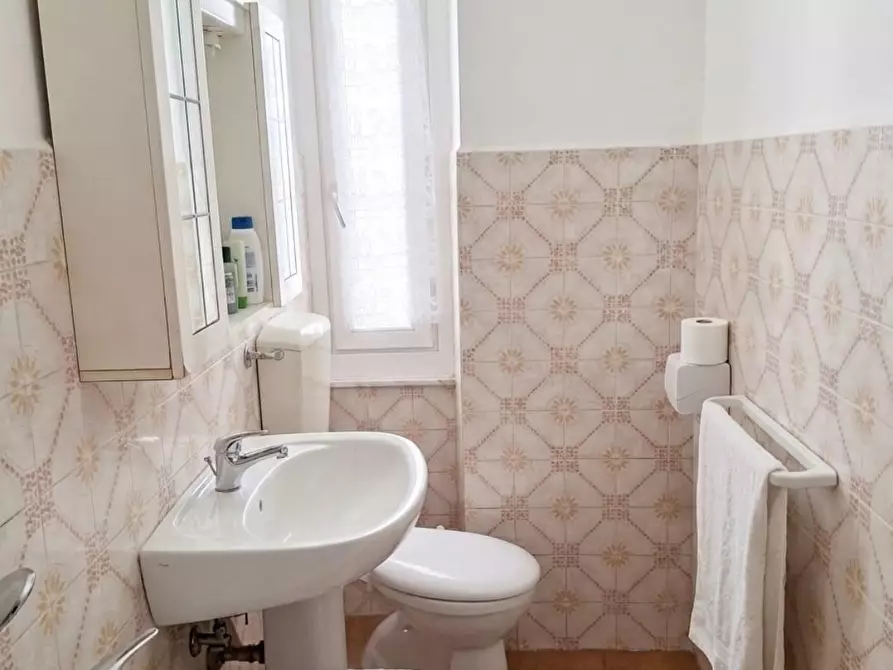 Immagine 12 di Appartamento in vendita  a La Spezia