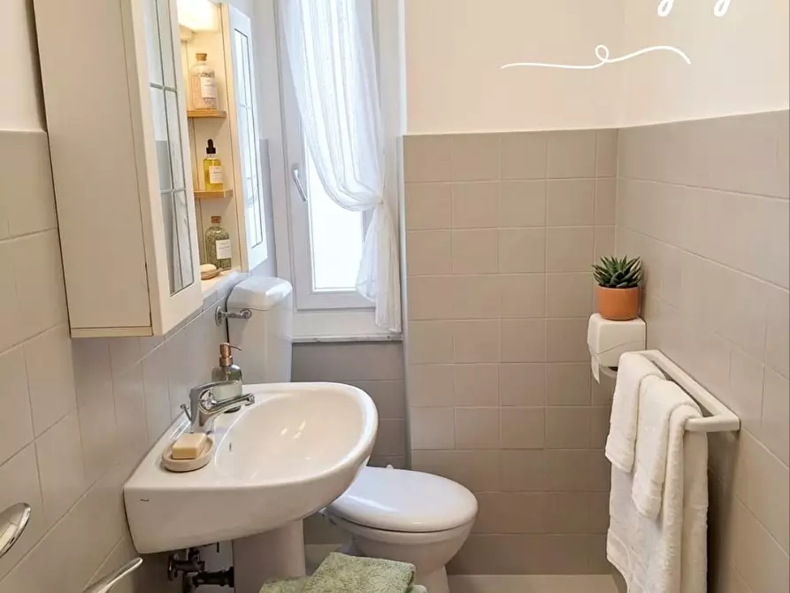 Immagine 15 di Appartamento in vendita  a La Spezia