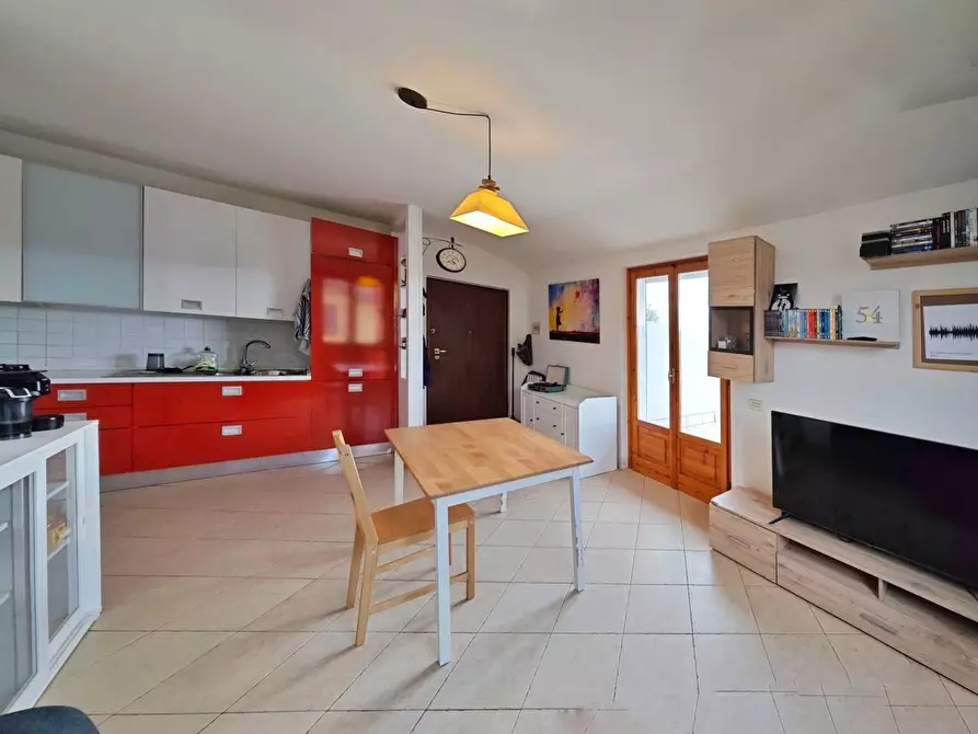 Immagine 11 di Appartamento in vendita  a Sarzana