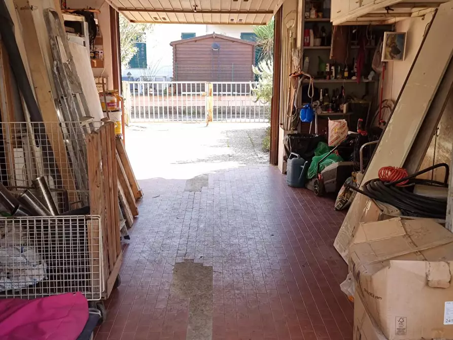 Immagine 29 di Casa trifamiliare in vendita  a Ponsacco