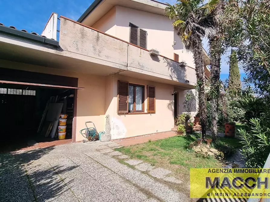 Immagine 32 di Casa trifamiliare in vendita  a Ponsacco