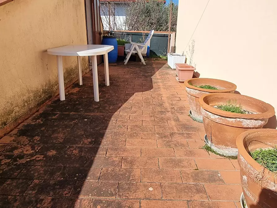 Immagine 28 di Casa trifamiliare in vendita  a Ponsacco