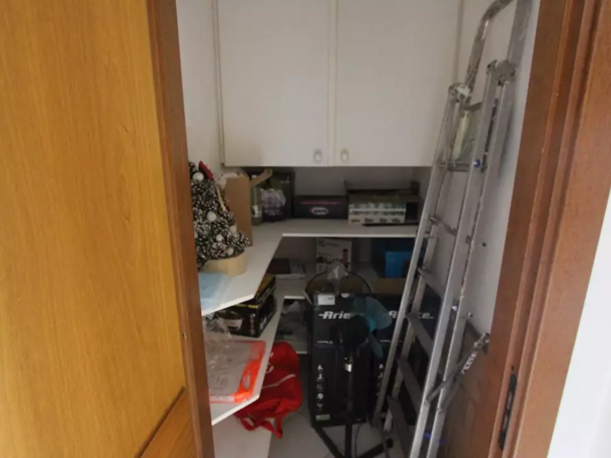 Immagine 18 di Appartamento in vendita  a La Spezia