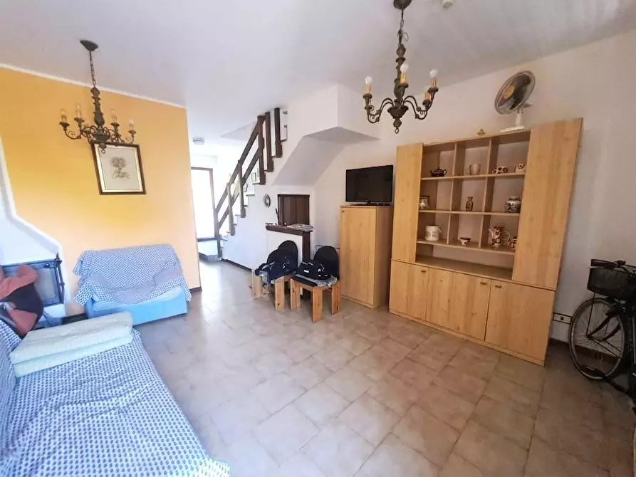 Immagine 5 di Villetta a schiera in vendita  a Massa