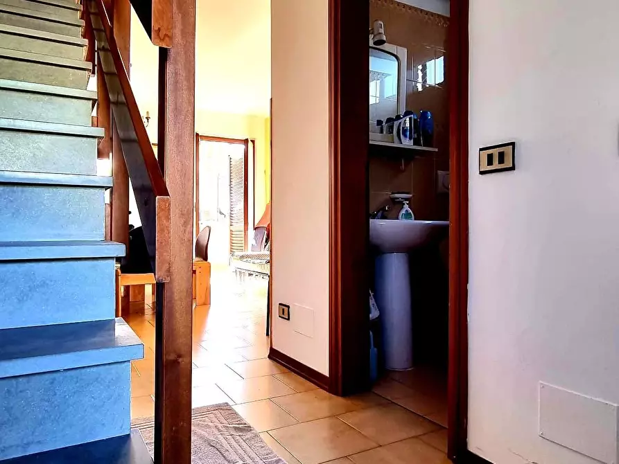 Immagine 8 di Villetta a schiera in vendita  a Massa