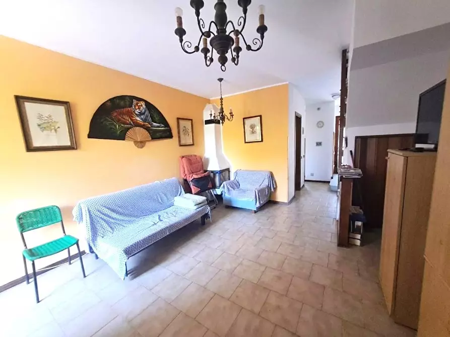Immagine 3 di Villetta a schiera in vendita  a Massa