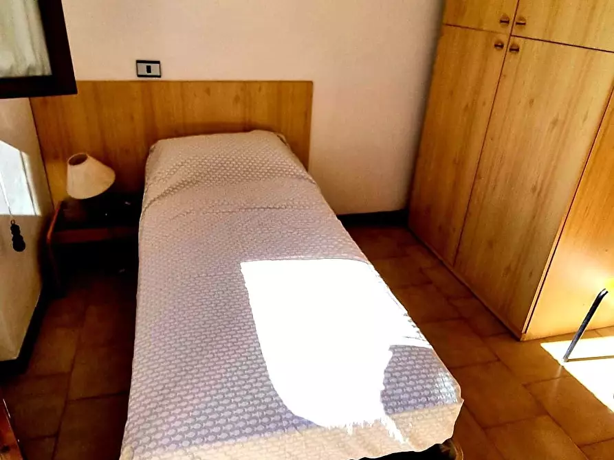 Immagine 11 di Villetta a schiera in vendita  a Massa