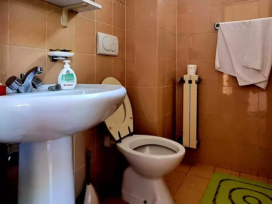 Immagine 7 di Villetta a schiera in vendita  a Massa