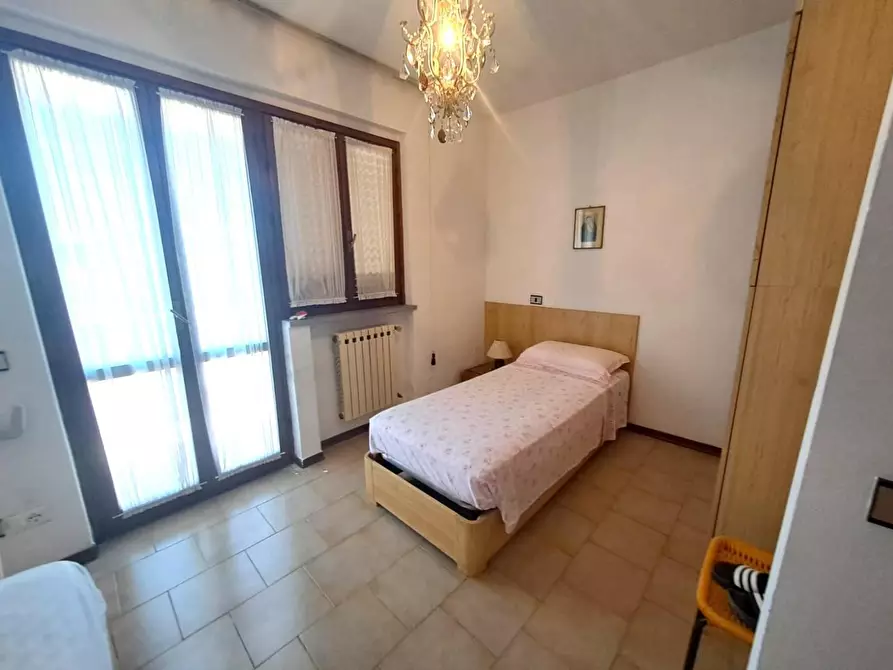 Immagine 12 di Villetta a schiera in vendita  a Massa