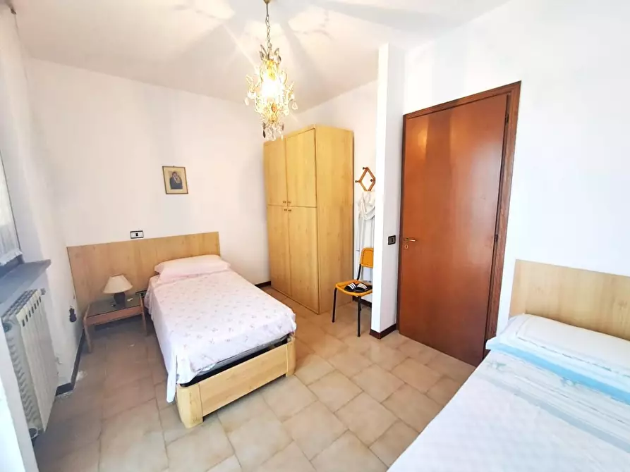 Immagine 13 di Villetta a schiera in vendita  a Massa
