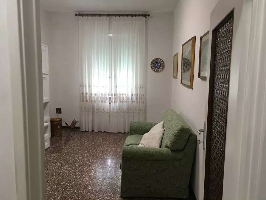 Immagine 5 di Appartamento in affitto  a Livorno