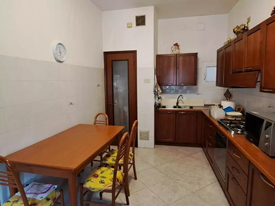 Immagine 9 di Appartamento in vendita  a Livorno