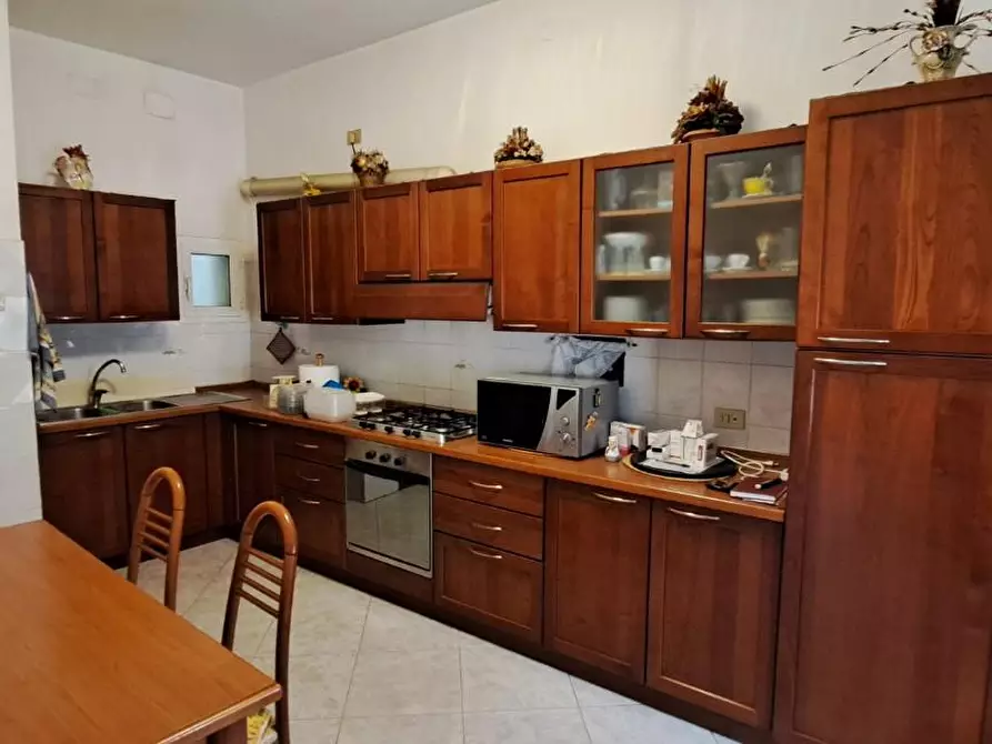 Immagine 10 di Appartamento in vendita  a Livorno