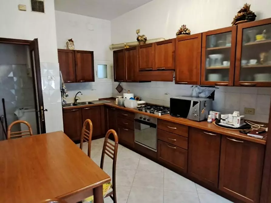 Immagine 6 di Appartamento in vendita  a Livorno